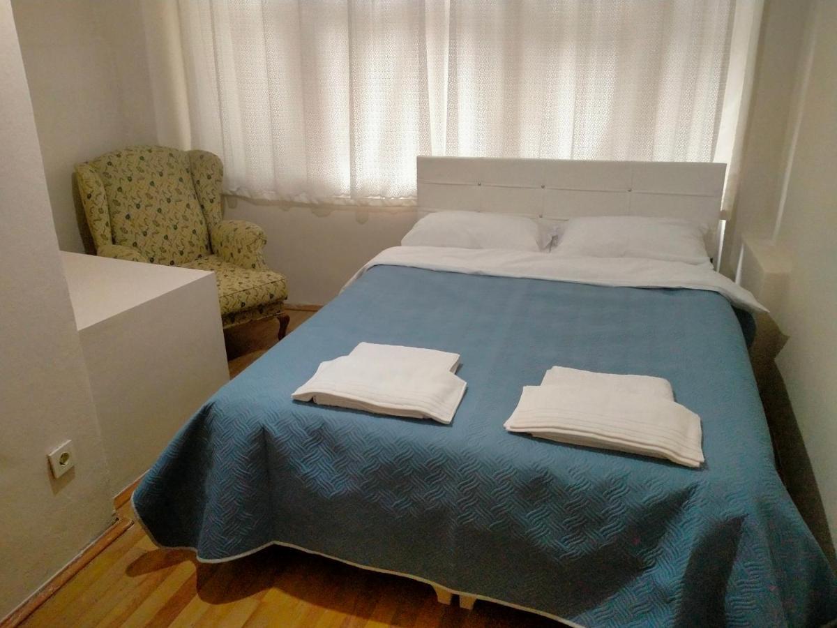 2 Bedrooms Area Located 1floor Apartament